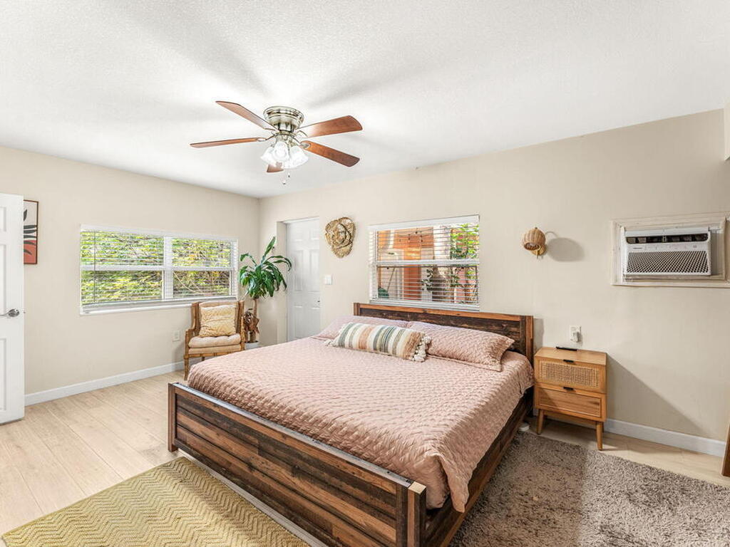 214 S Orlando Avenue, Cocoa Beach, FL 32931