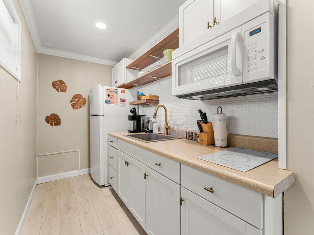 214 S Orlando Avenue, Cocoa Beach, FL 32931