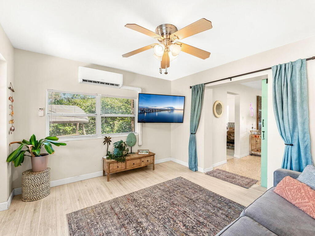 214 S Orlando Avenue, Cocoa Beach, FL 32931