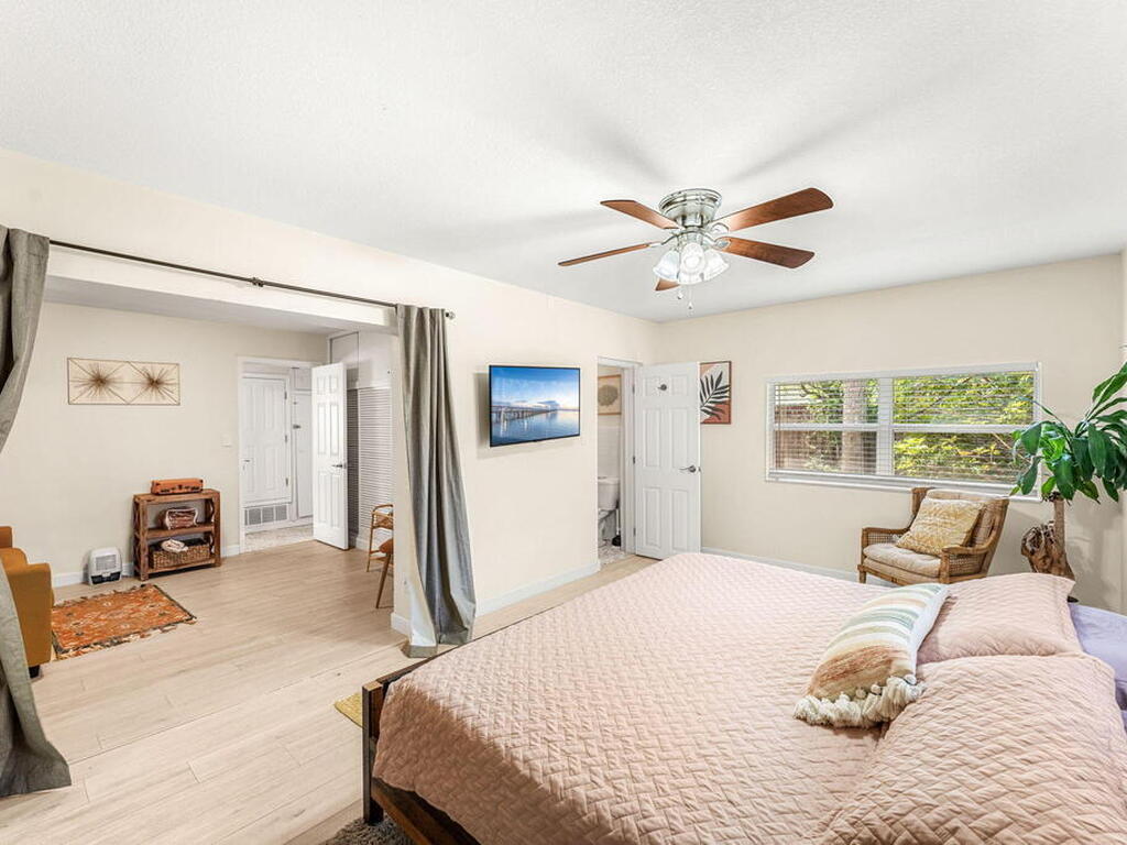 214 S Orlando Avenue, Cocoa Beach, FL 32931