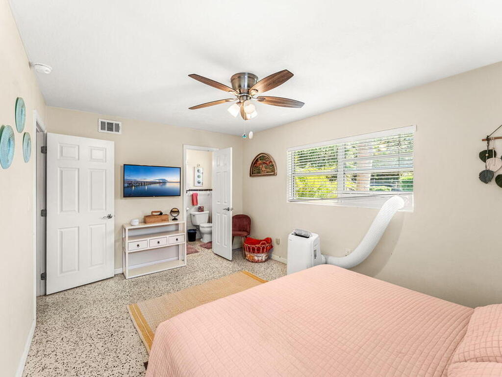 214 S Orlando Avenue, Cocoa Beach, FL 32931