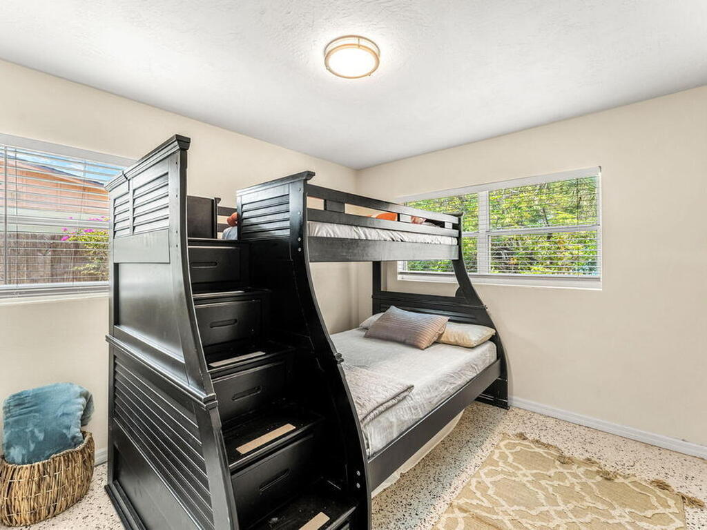 214 S Orlando Avenue, Cocoa Beach, FL 32931