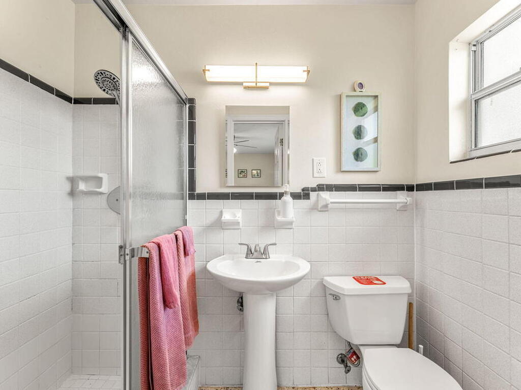 214 S Orlando Avenue, Cocoa Beach, FL 32931