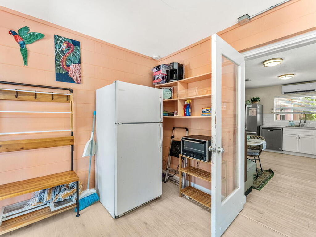 214 S Orlando Avenue, Cocoa Beach, FL 32931