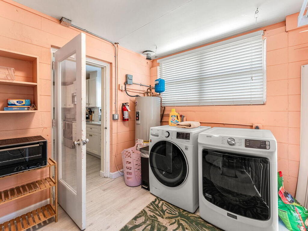 214 S Orlando Avenue, Cocoa Beach, FL 32931