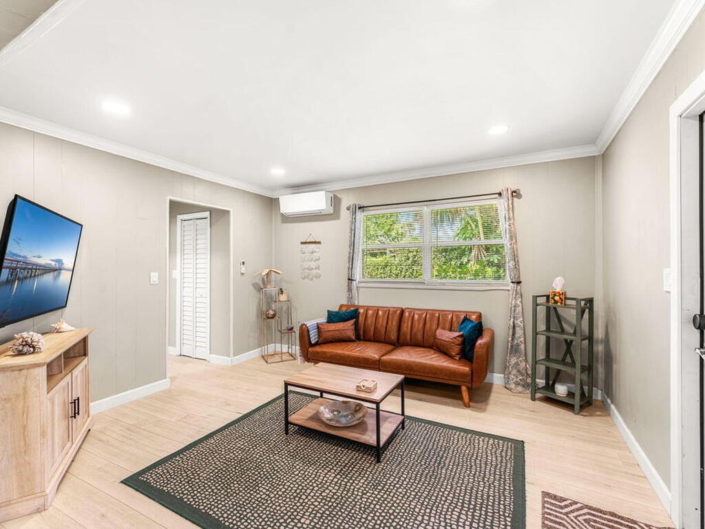 214 S Orlando Avenue, Cocoa Beach, FL 32931