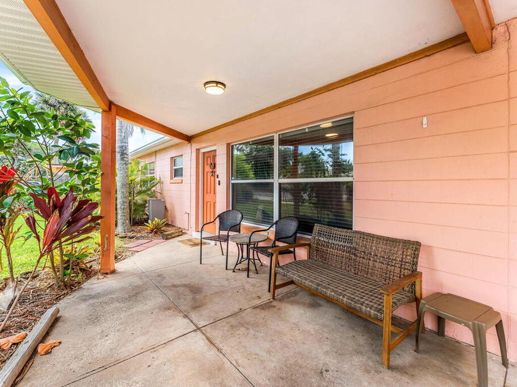 214 S Orlando Avenue, Cocoa Beach, FL 32931