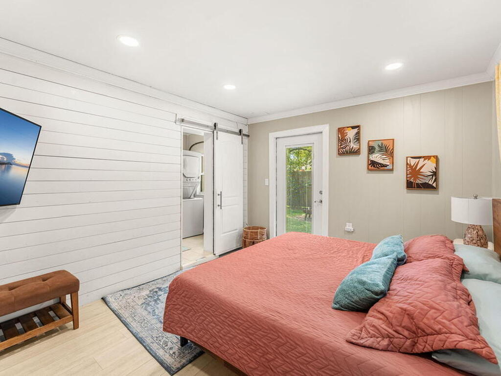 214 S Orlando Avenue, Cocoa Beach, FL 32931