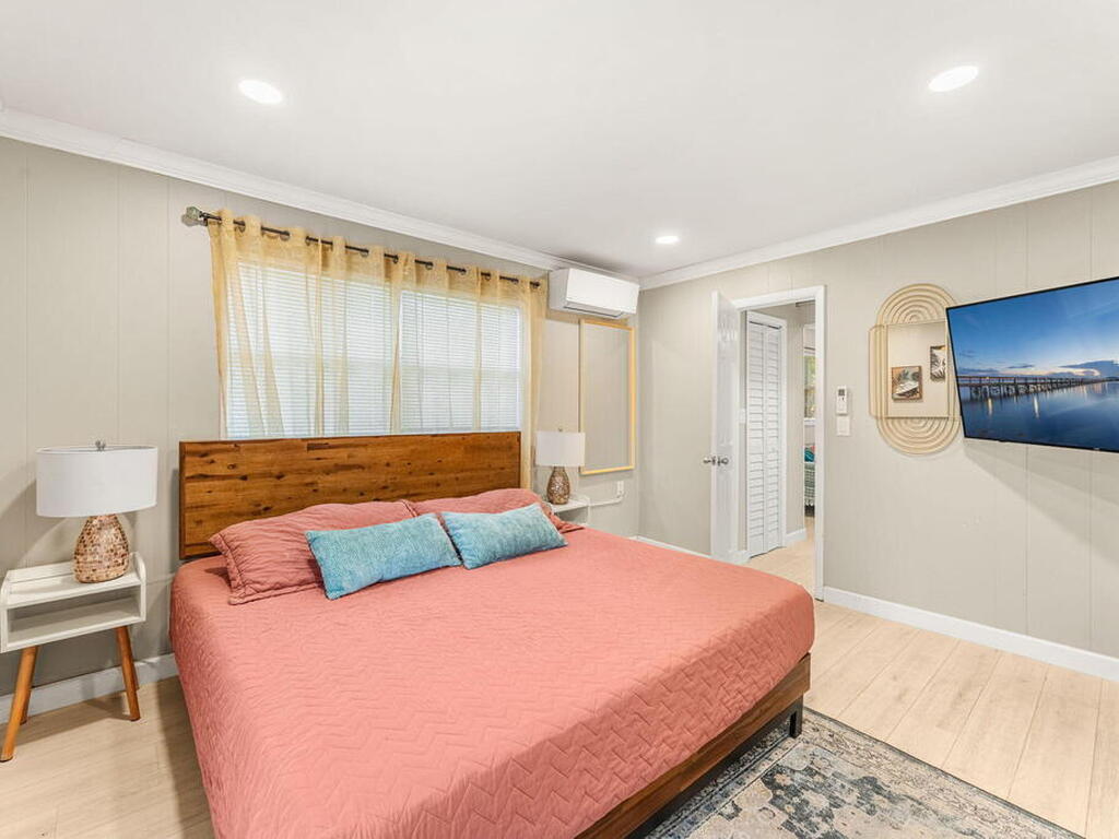 214 S Orlando Avenue, Cocoa Beach, FL 32931