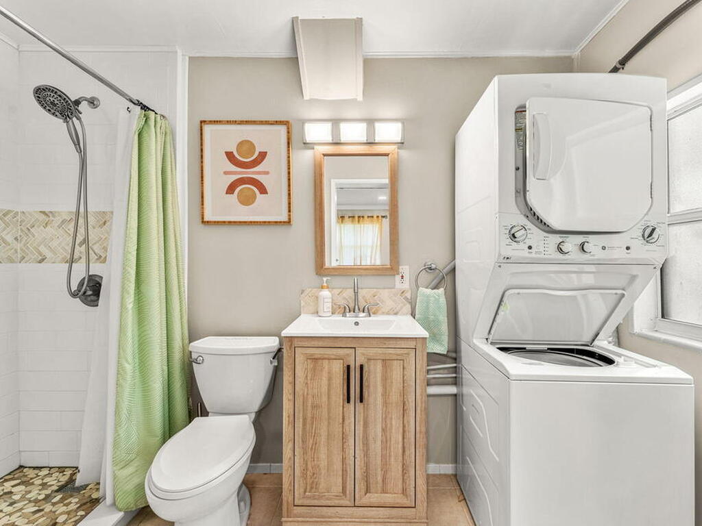 214 S Orlando Avenue, Cocoa Beach, FL 32931