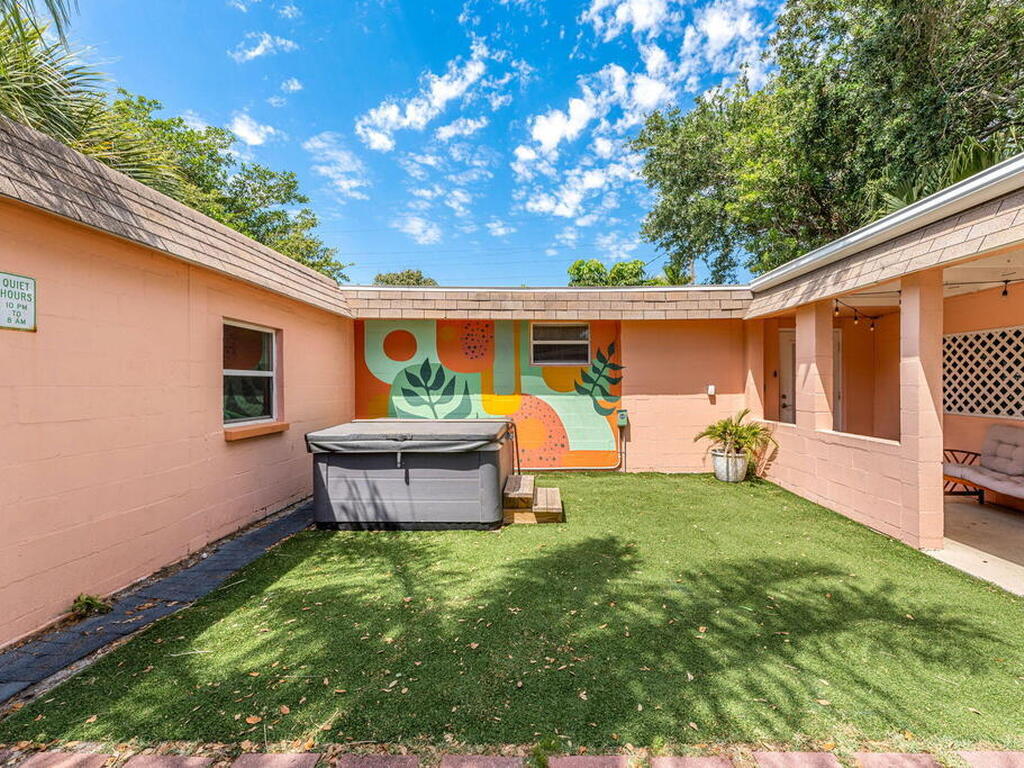 214 S Orlando Avenue, Cocoa Beach, FL 32931