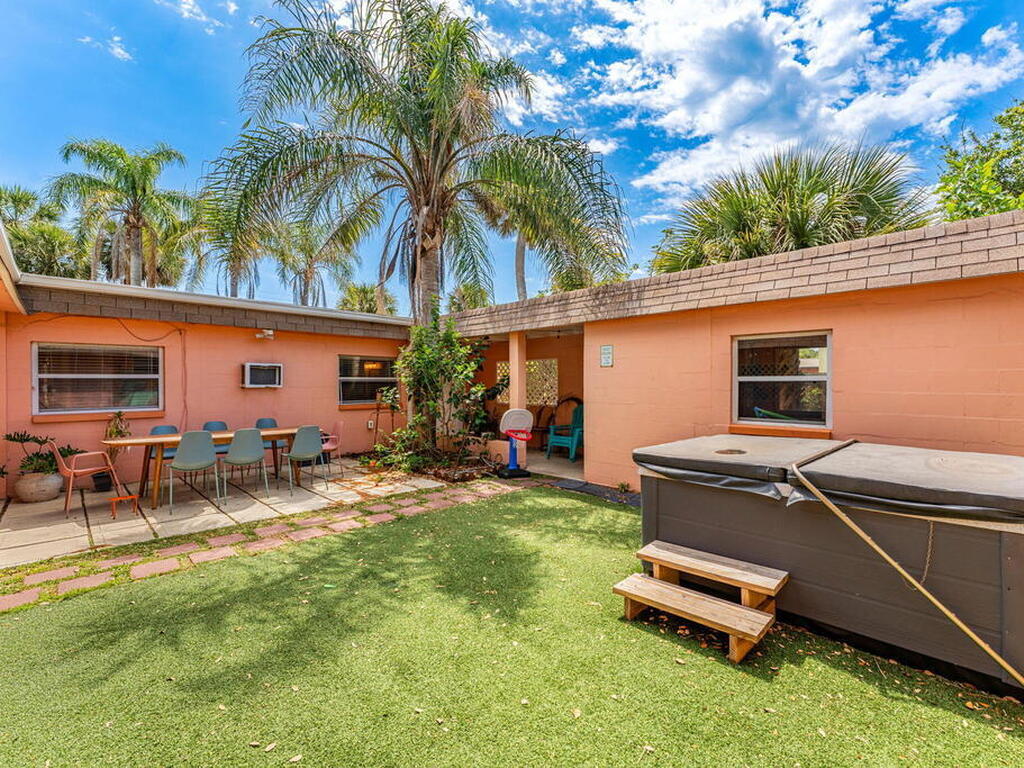 214 S Orlando Avenue, Cocoa Beach, FL 32931