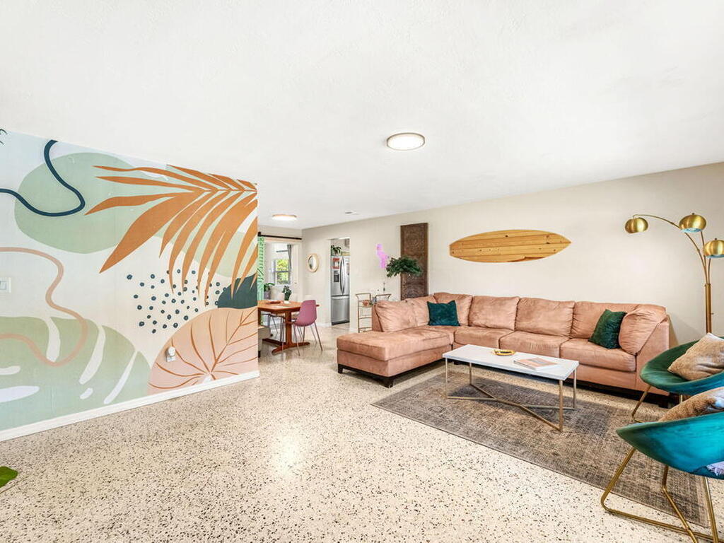 214 S Orlando Avenue, Cocoa Beach, FL 32931