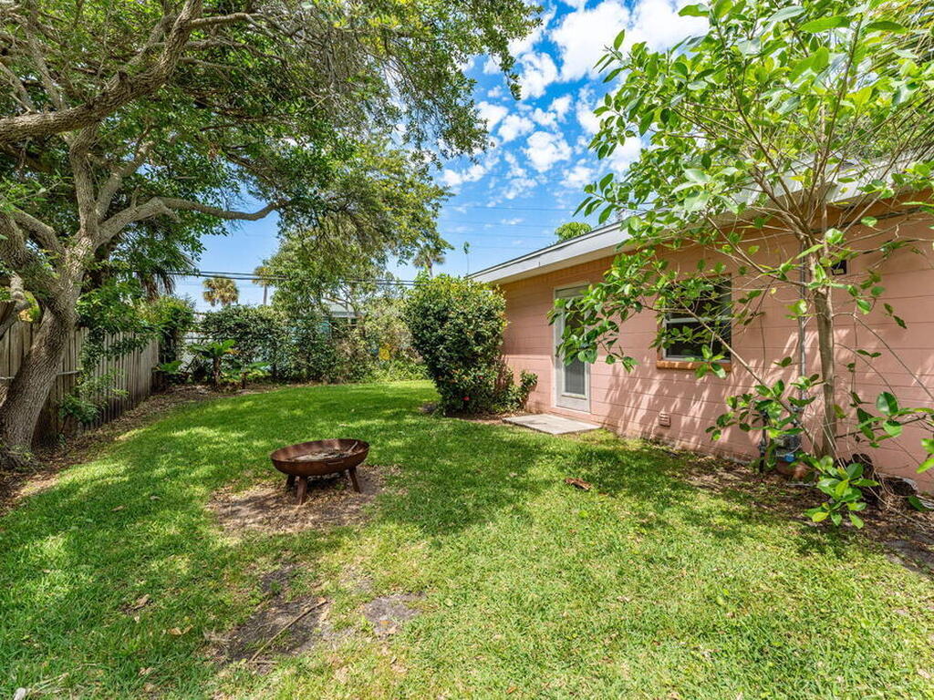 214 S Orlando Avenue, Cocoa Beach, FL 32931