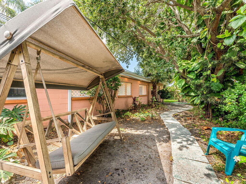 214 S Orlando Avenue, Cocoa Beach, FL 32931