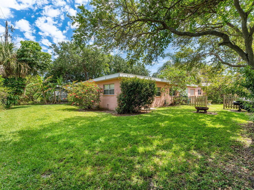 214 S Orlando Avenue, Cocoa Beach, FL 32931