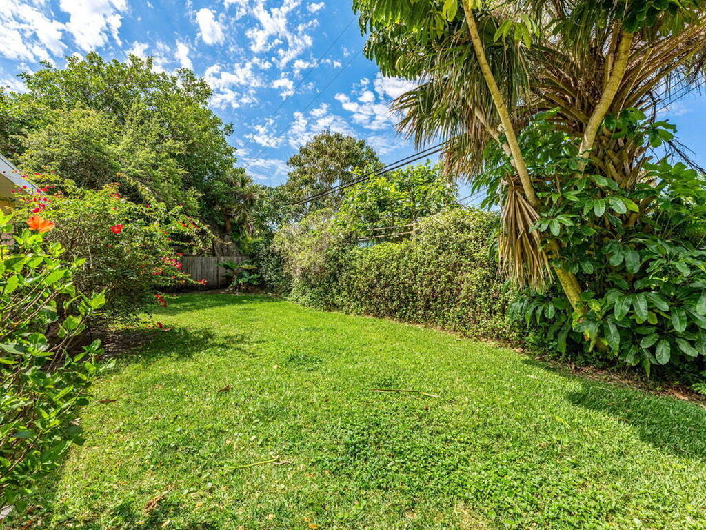 214 S Orlando Avenue, Cocoa Beach, FL 32931