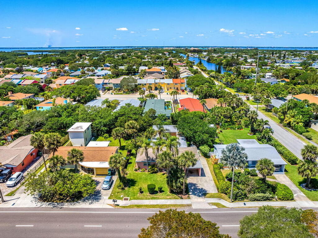 214 S Orlando Avenue, Cocoa Beach, FL 32931