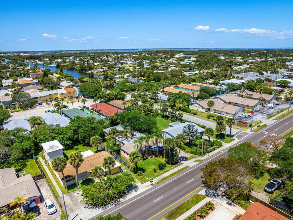 214 S Orlando Avenue, Cocoa Beach, FL 32931