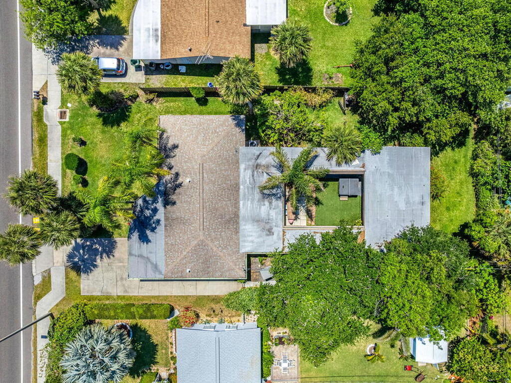 214 S Orlando Avenue, Cocoa Beach, FL 32931