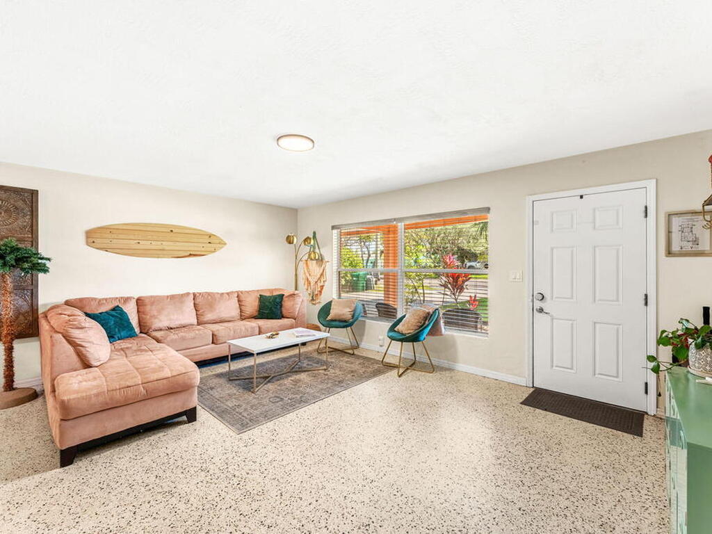 214 S Orlando Avenue, Cocoa Beach, FL 32931