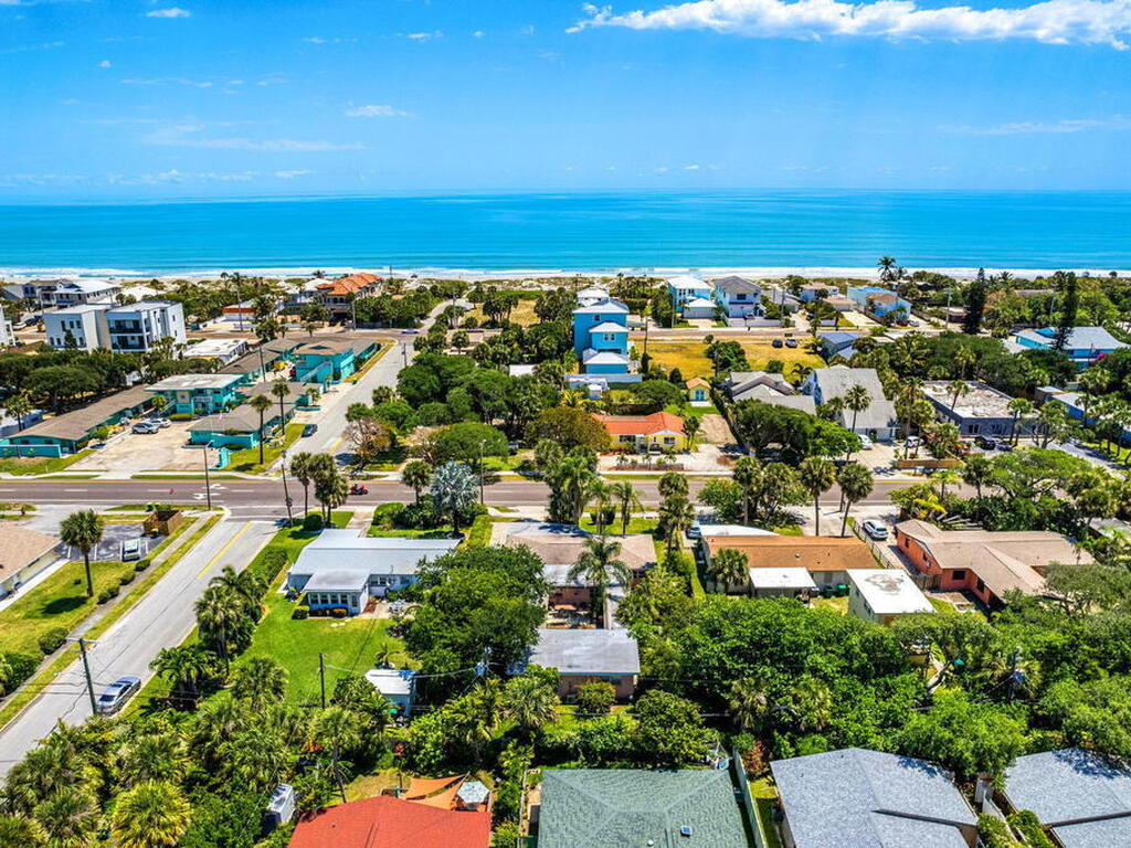214 S Orlando Avenue, Cocoa Beach, FL 32931