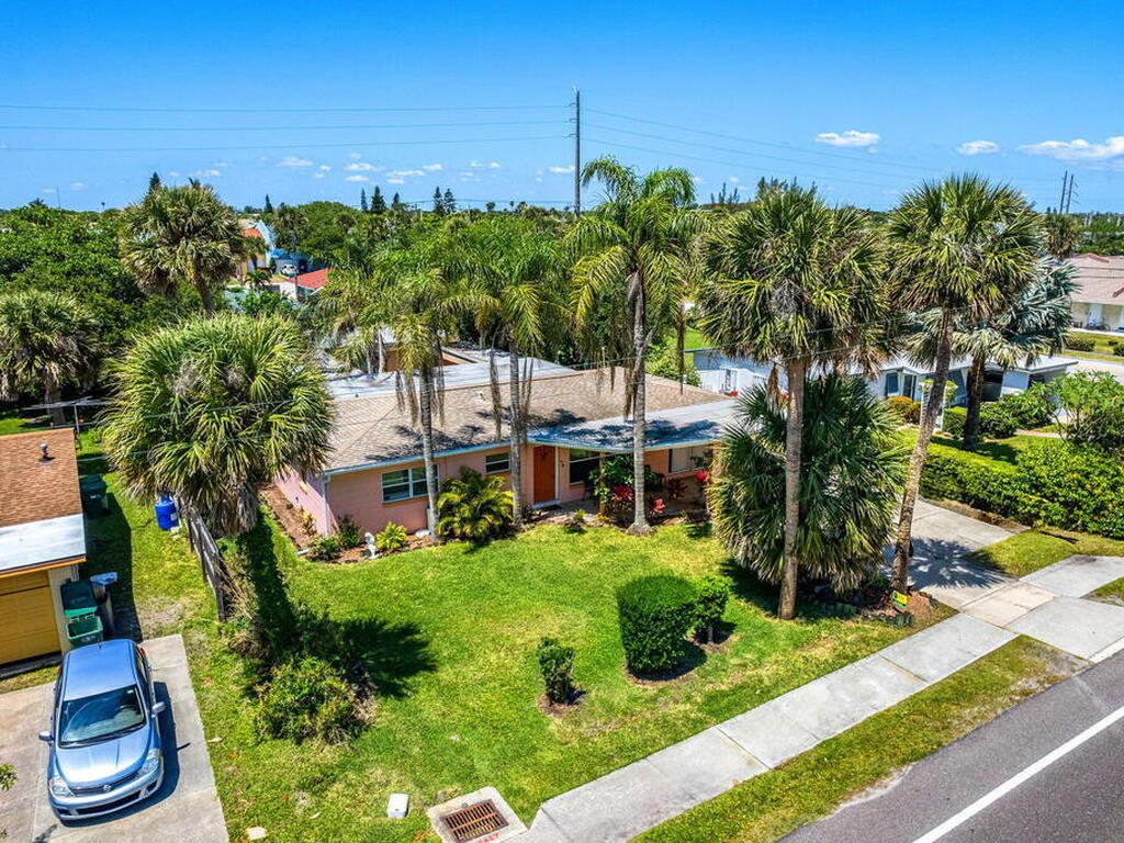 214 S Orlando Avenue, Cocoa Beach, FL 32931