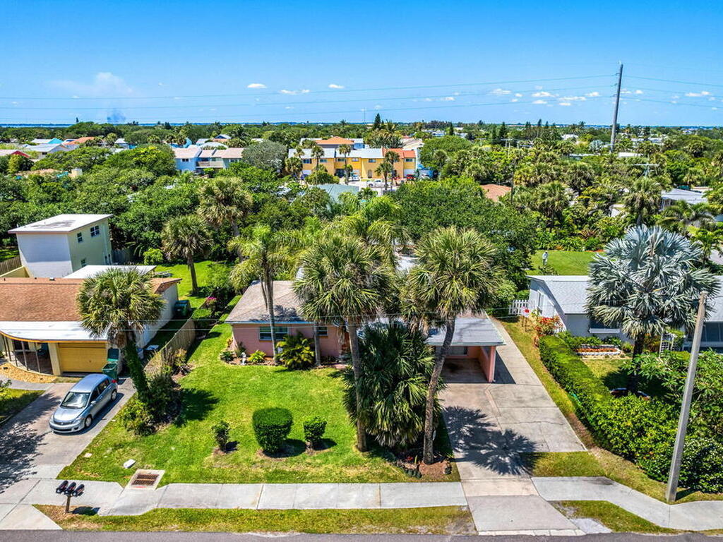 214 S Orlando Avenue, Cocoa Beach, FL 32931