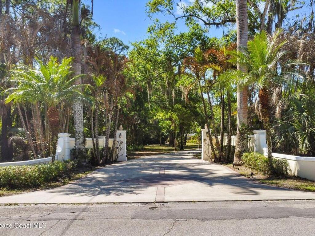 6235 4th Street, Vero Beach, FL 32968