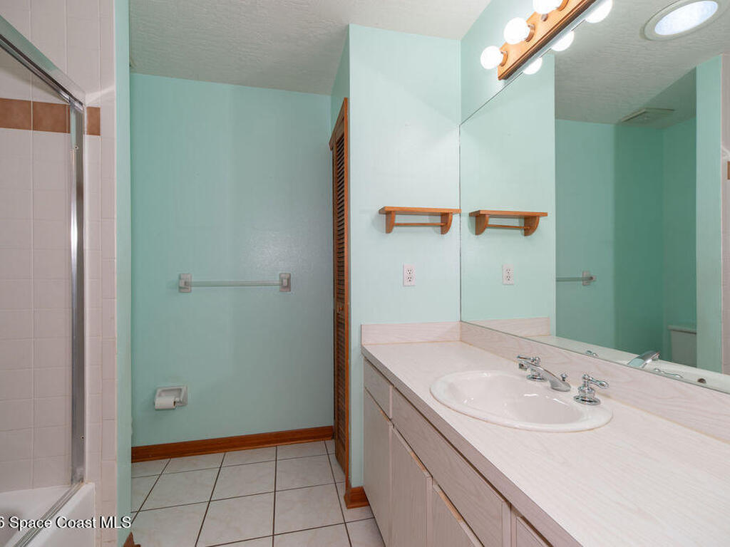 5290 Pina Vista Drive, Melbourne, FL 32934