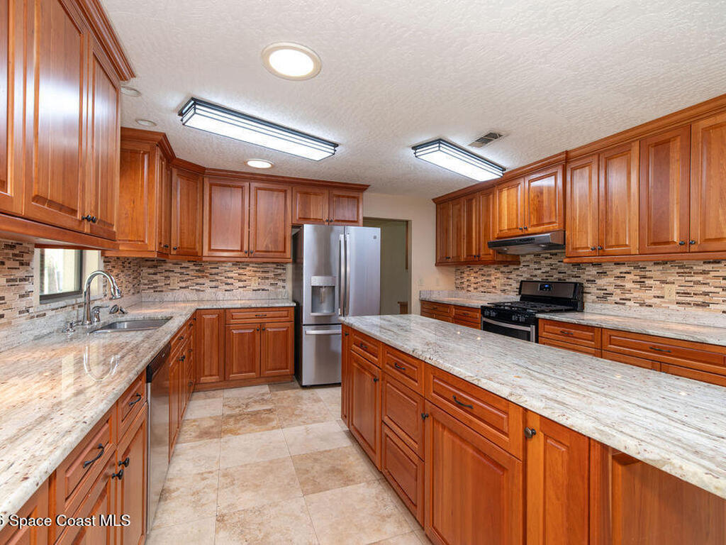 5290 Pina Vista Drive, Melbourne, FL 32934