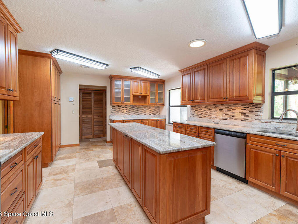 5290 Pina Vista Drive, Melbourne, FL 32934