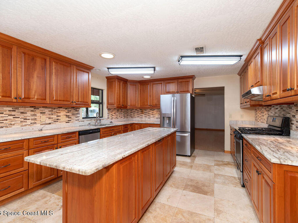 5290 Pina Vista Drive, Melbourne, FL 32934