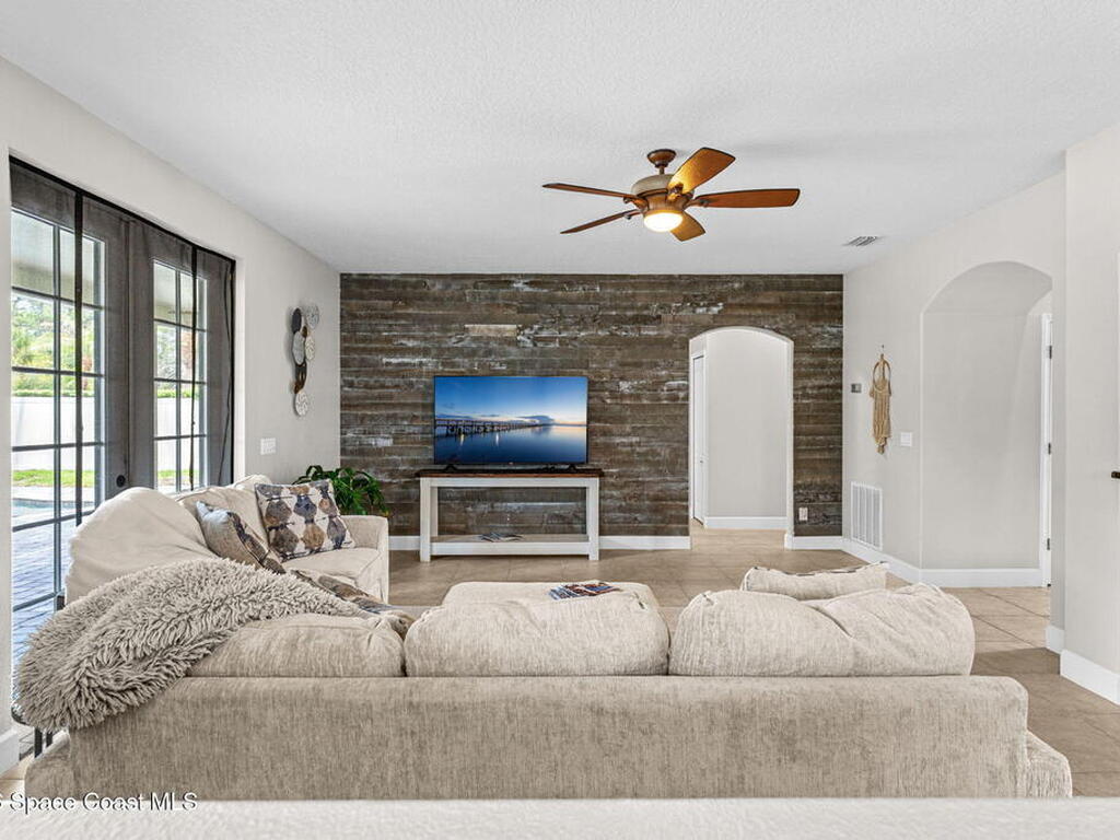 1390 Talon Way, Melbourne, FL 32934