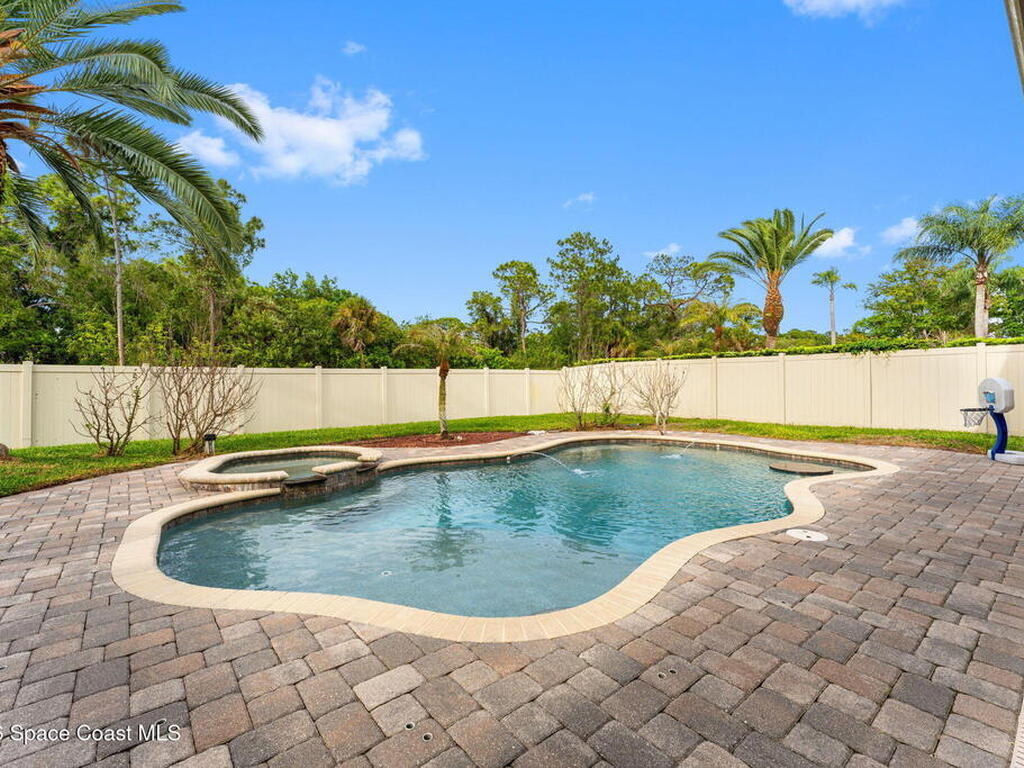 1390 Talon Way, Melbourne, FL 32934