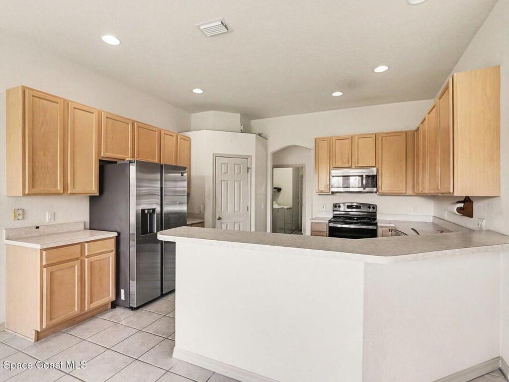 5761 Newbury Circle, Melbourne, FL 32940