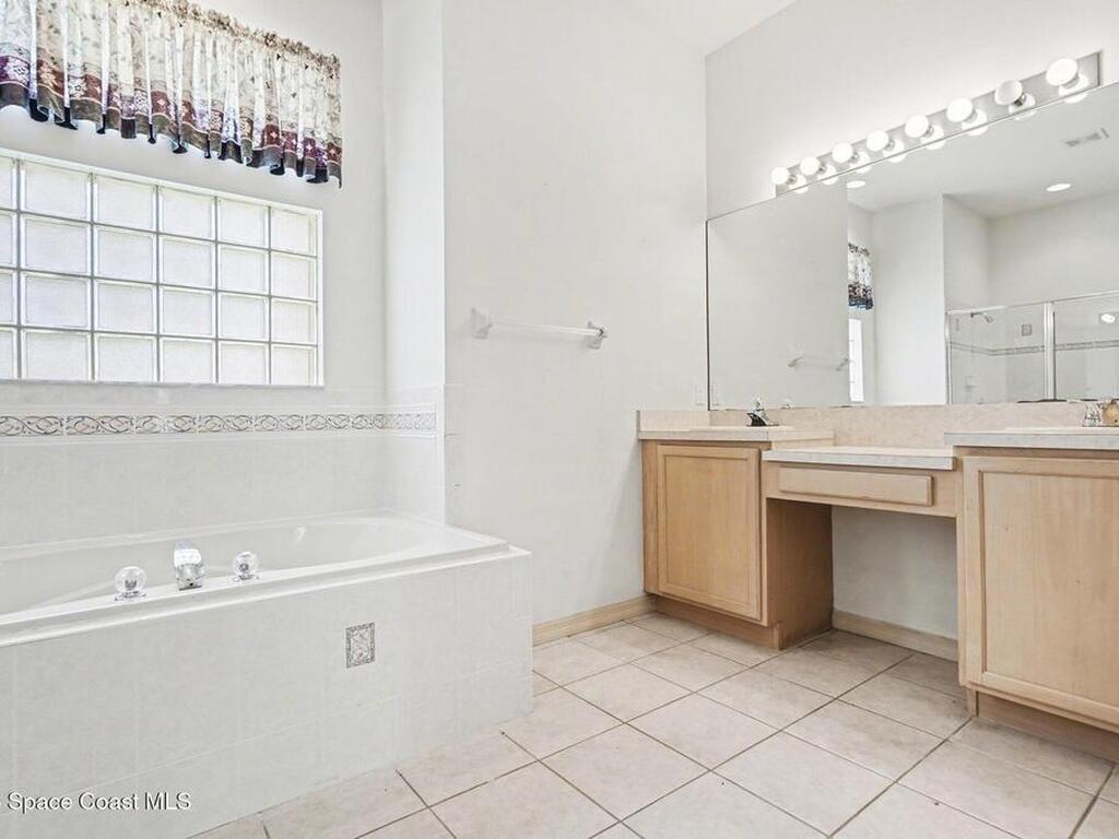 5761 Newbury Circle, Melbourne, FL 32940