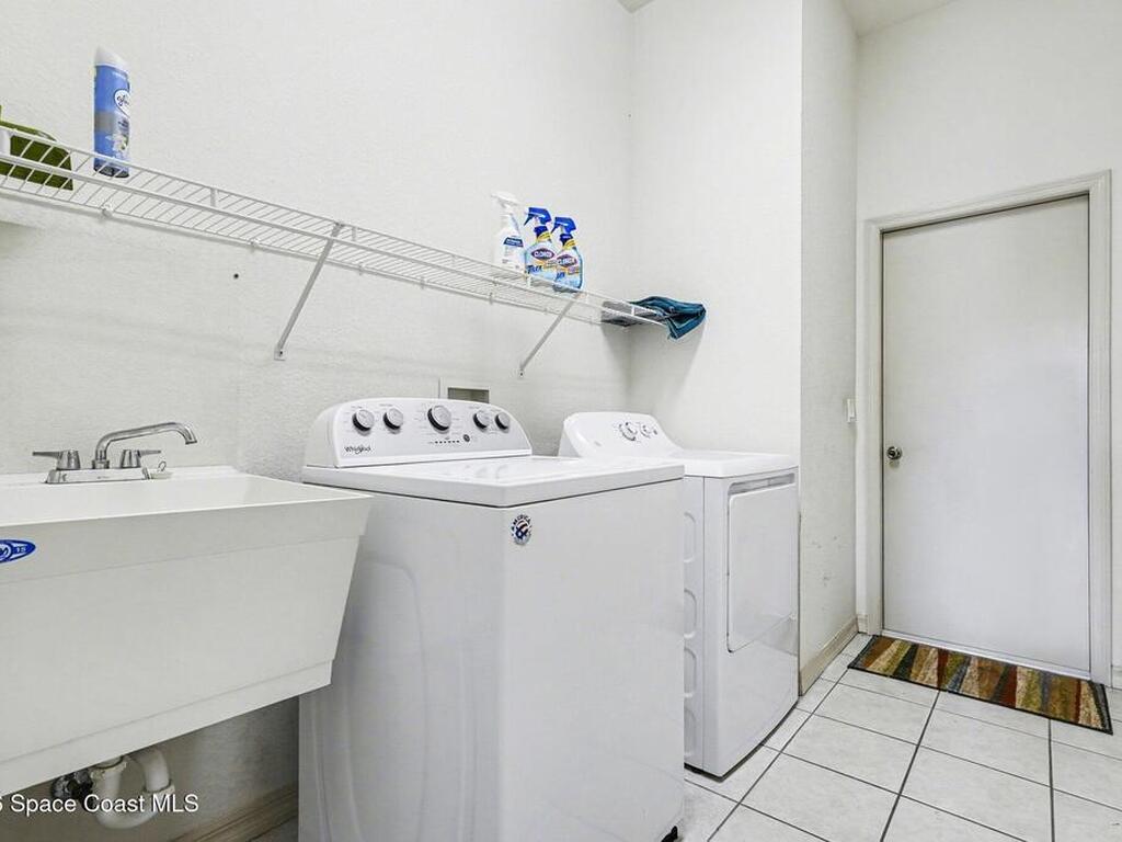 5761 Newbury Circle, Melbourne, FL 32940