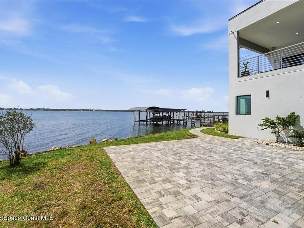 2175 S Tropical Trail, Merritt Island, FL 32952