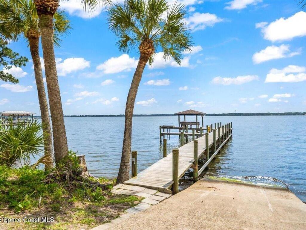 565 Heron Drive, Merritt Island, FL 32952