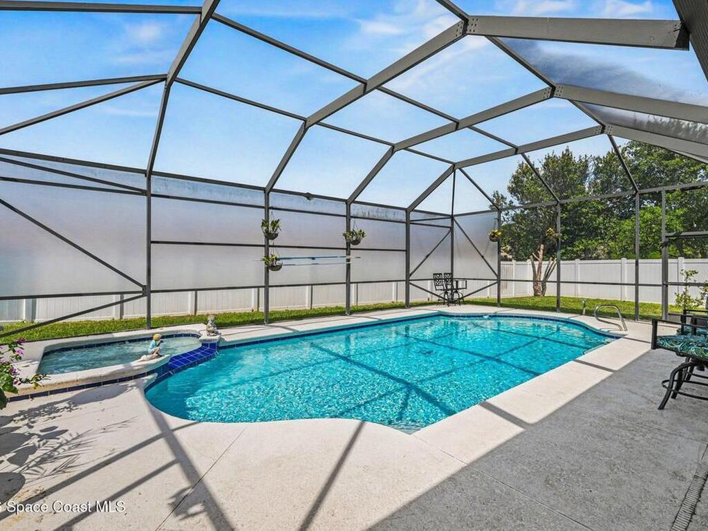 622 Hollow Glen Drive, Titusville, FL 32780