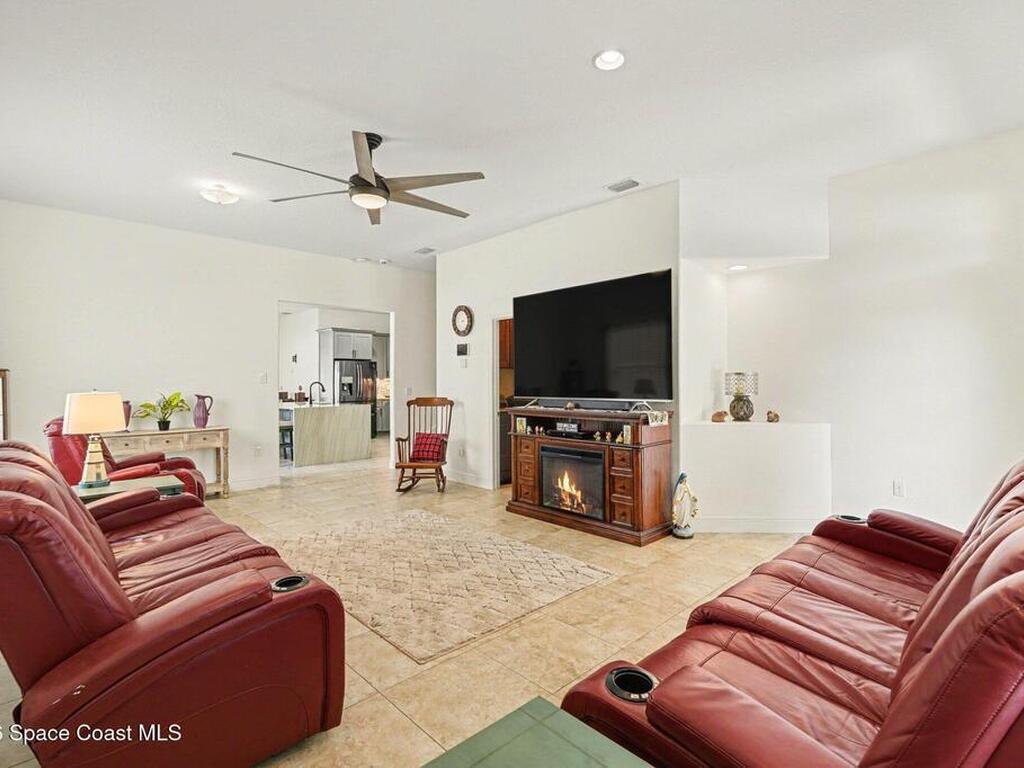 622 Hollow Glen Drive, Titusville, FL 32780