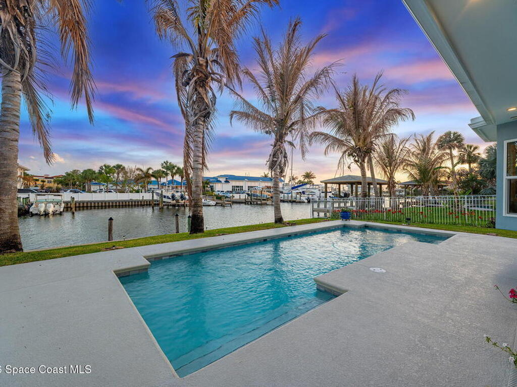 112 Cat Cay Lane, Indian Harbour Beach, FL 32937