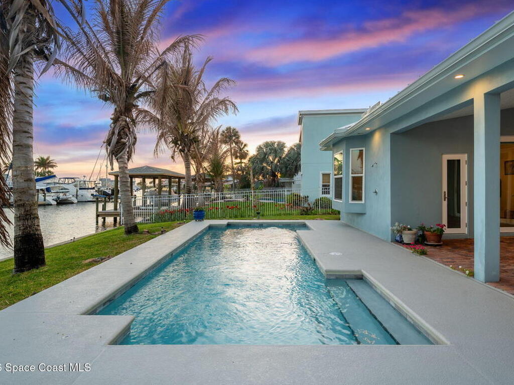 112 Cat Cay Lane, Indian Harbour Beach, FL 32937