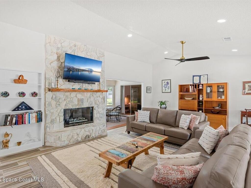 342 Bardmoor Lane, Melbourne, FL 32940