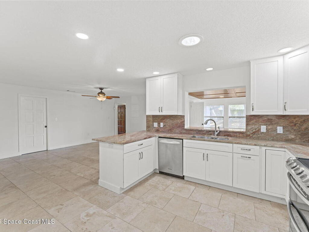 3670 S Tropical Trail, Merritt Island, FL 32952