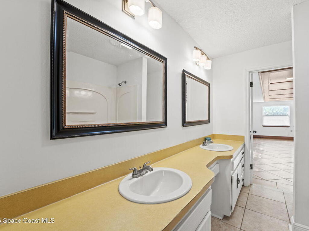 3670 S Tropical Trail, Merritt Island, FL 32952