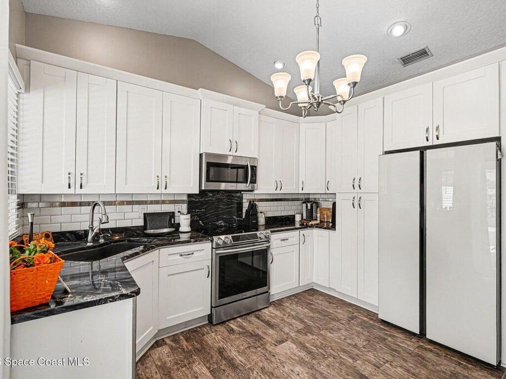 270 Oak Haven Drive, Melbourne, FL 32940