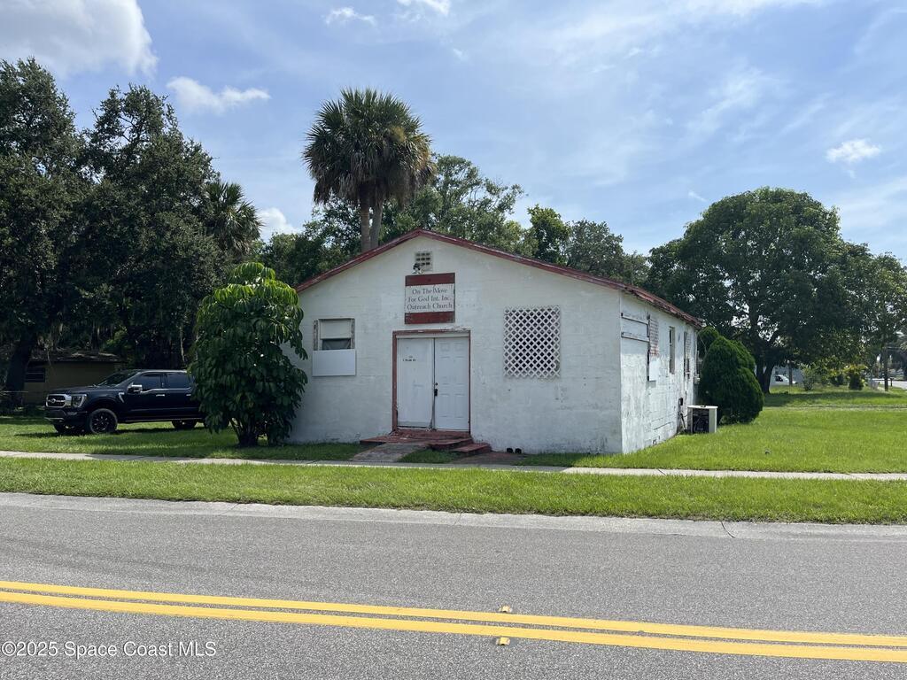 929 S Deleon Avenue, Titusville, FL 32780