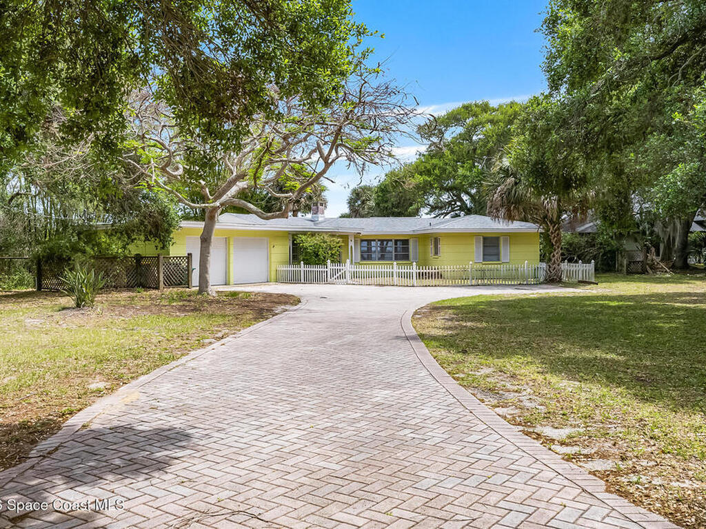 8690 S Tropical Trail, Merritt Island, FL 32952